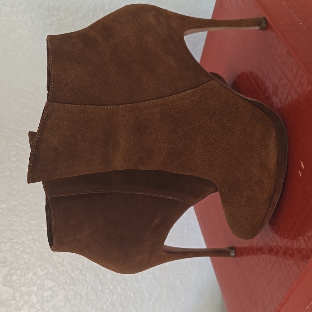 Suede Camel booties 8.5, NWOT - Picture 7 of 10